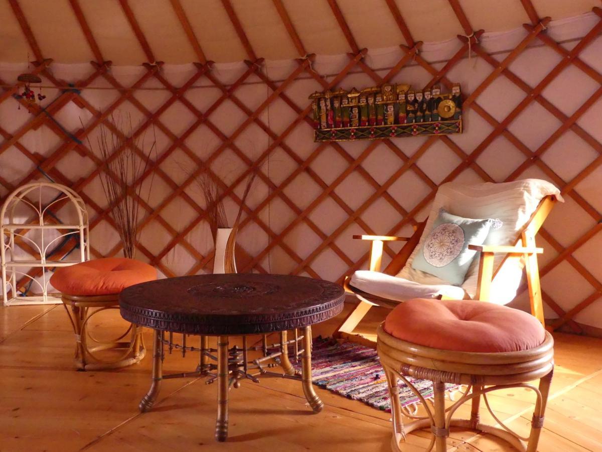 Les Yourtes D'Hotes Plouguiel Eksteriør bilde